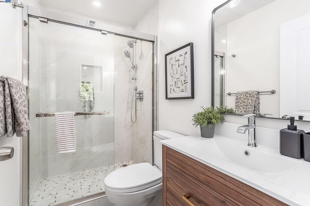 DALY CITY - Residential