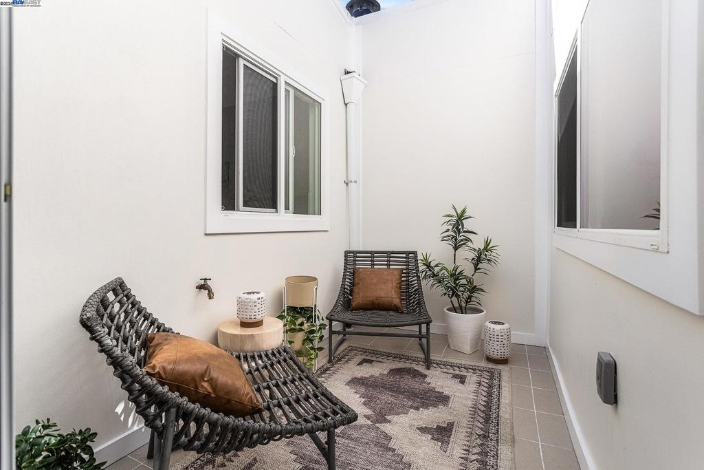 DALY CITY - Residential