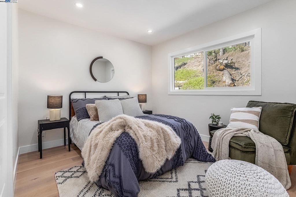 DALY CITY - Residential