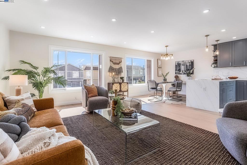 DALY CITY - Residential