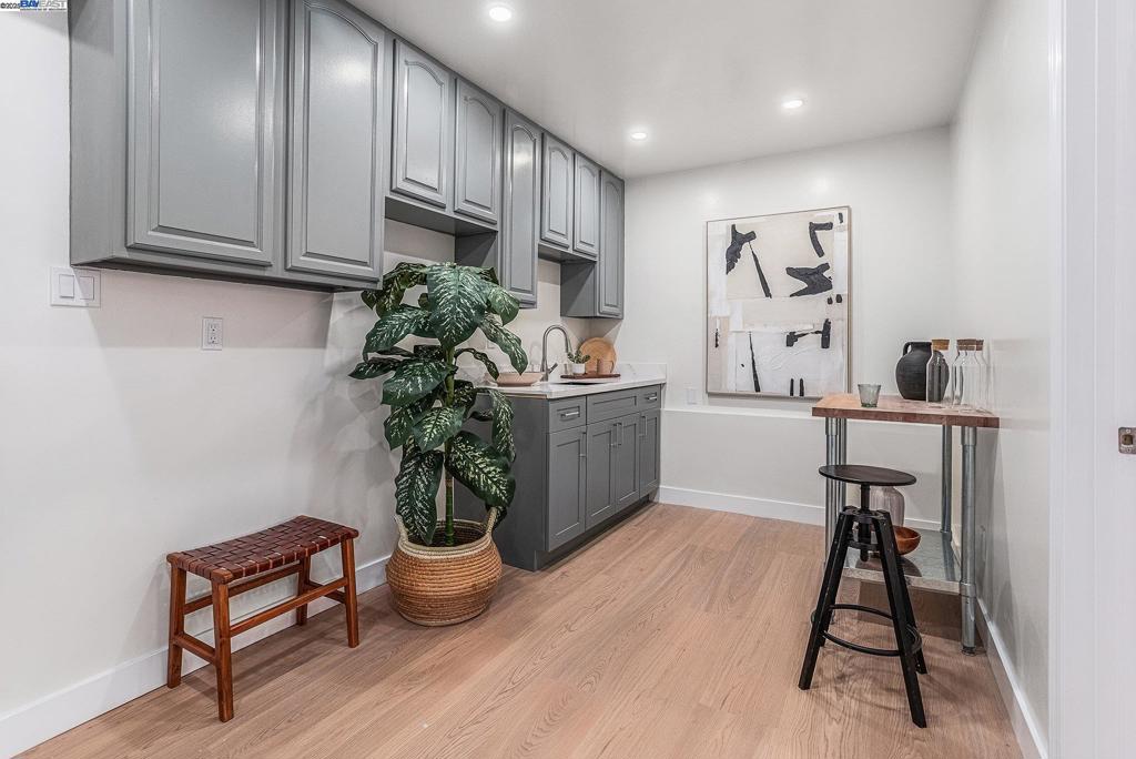 DALY CITY - Residential