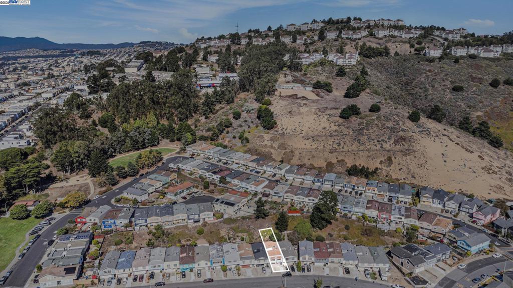 DALY CITY - Residential