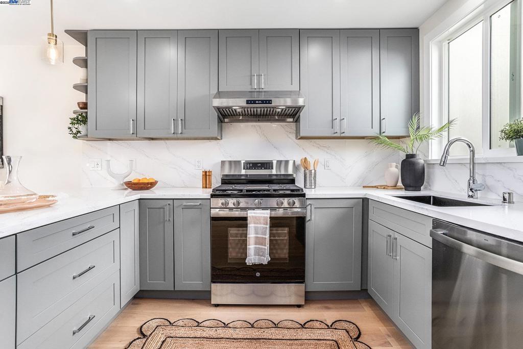 DALY CITY - Residential