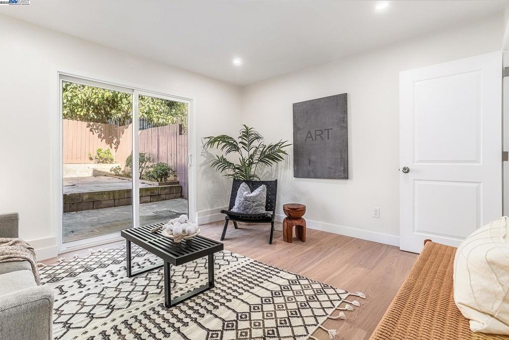 DALY CITY - Residential