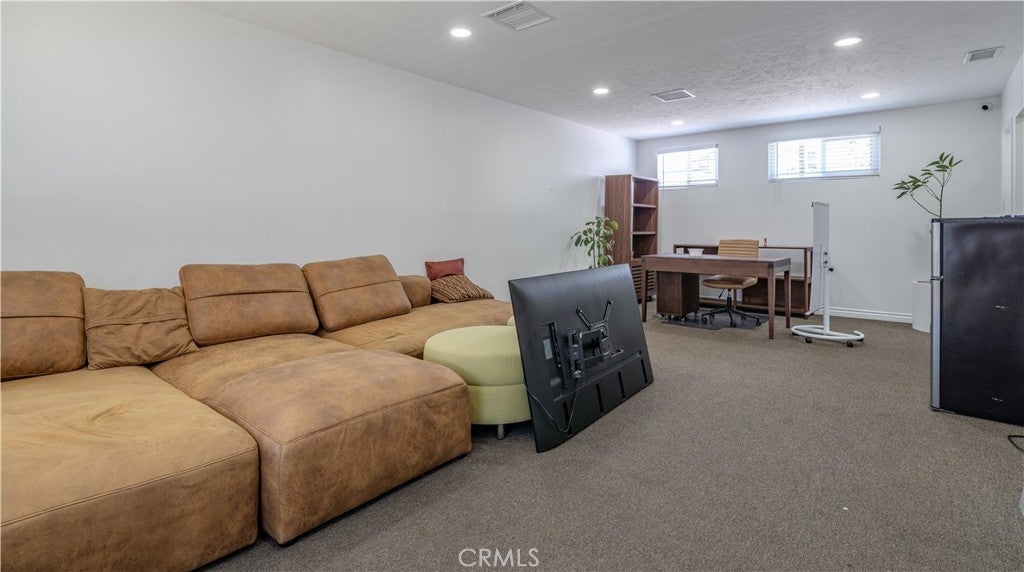Properties 3 305 17th