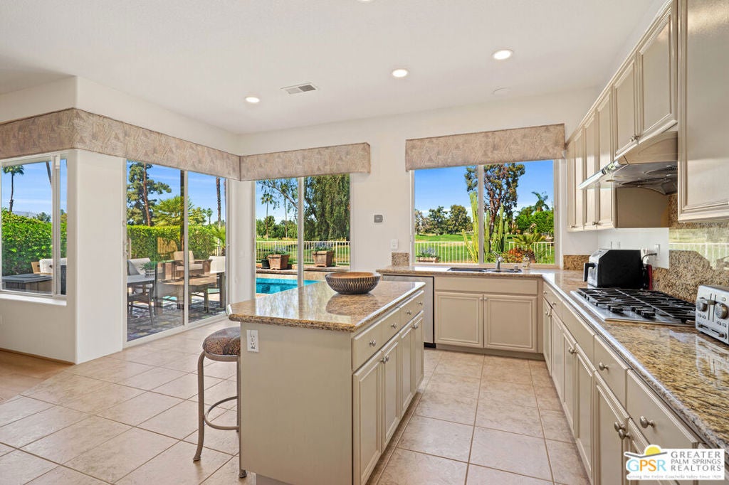 154 Kavenish Drive