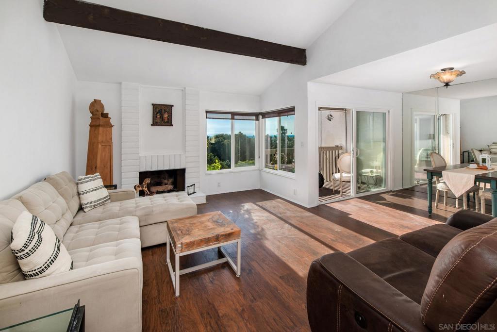 907 Caminito Estrada E