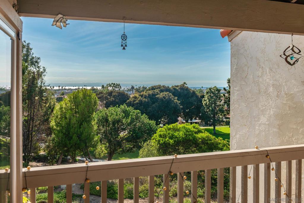 907 Caminito Estrada E