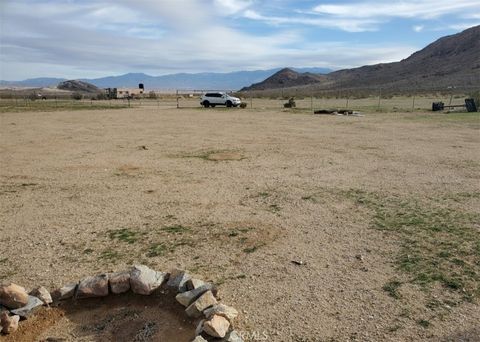 Photo of 0 Meadowlark lane, Lucerne Valley, CA 92356 (MLS # HD25176993)