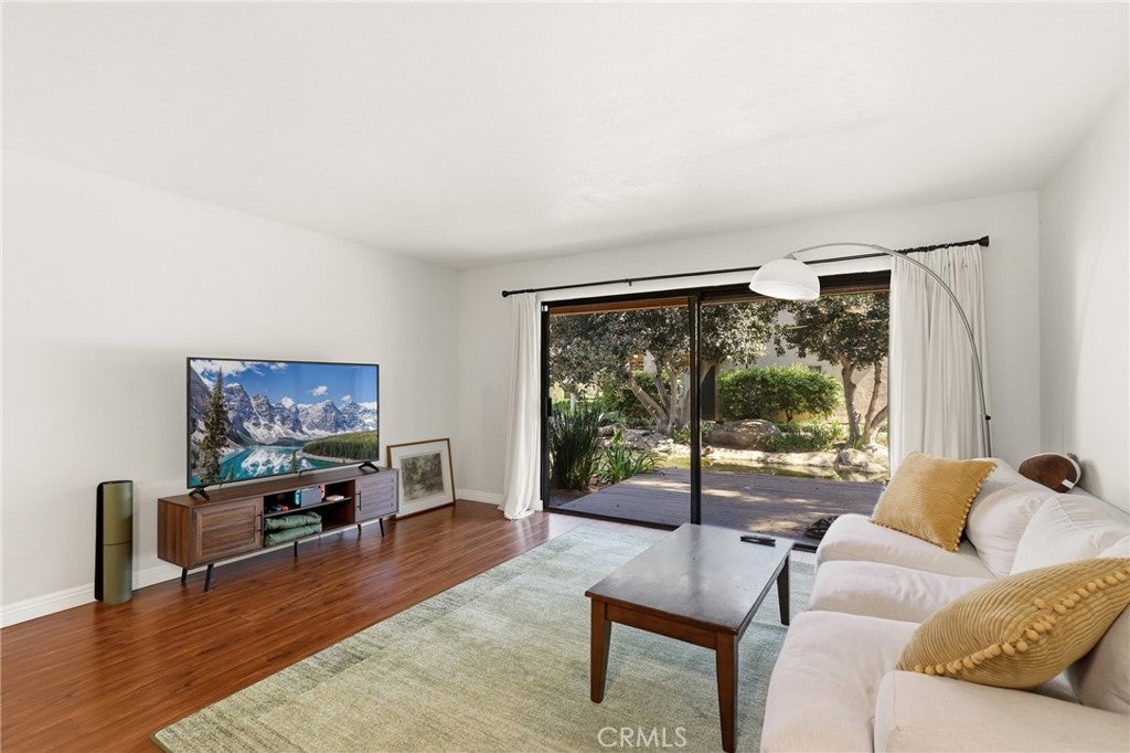 44 Tangelo 298, Irvine CA 92618
