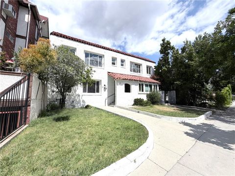 Photo of 125 W Chestnut Street, Glendale, CA 91204 (MLS # BB26092017)