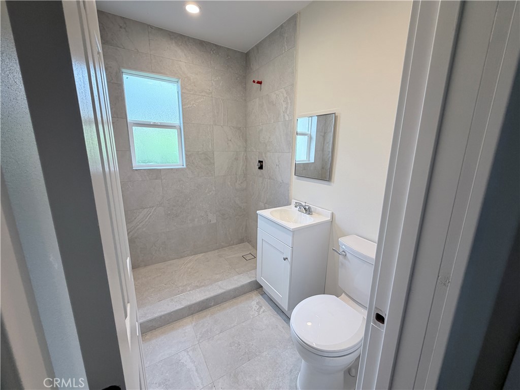 125 W Chestnut Street