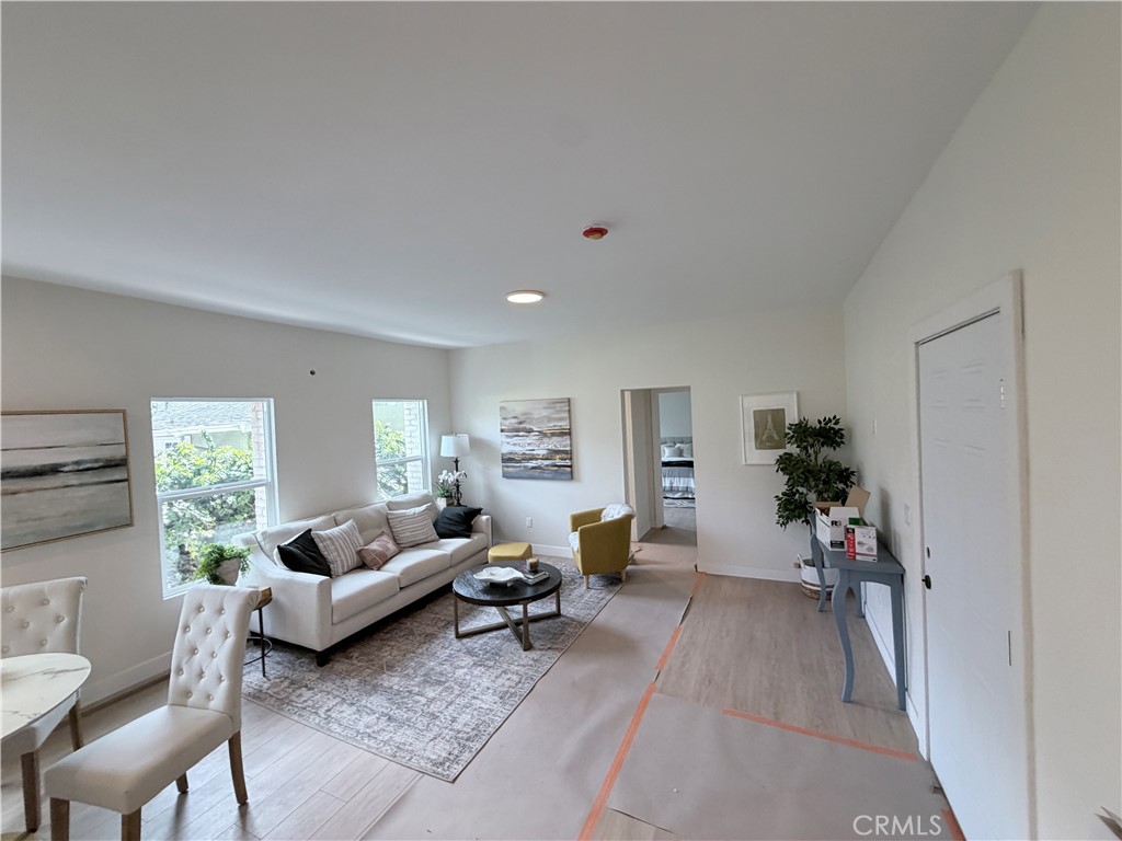 125 W Chestnut Street