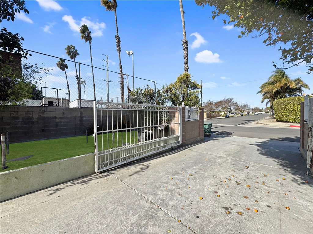 Riviera Huntington (RIHU) - Residential Income