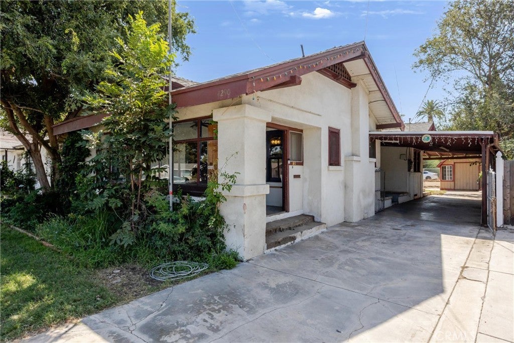 4290 Jurupa