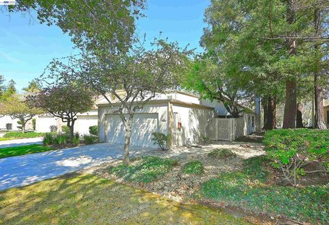 Photo of 5261 Springdale Ave Ave, Pleasanton, CA 94566 (MLS # 41127487)