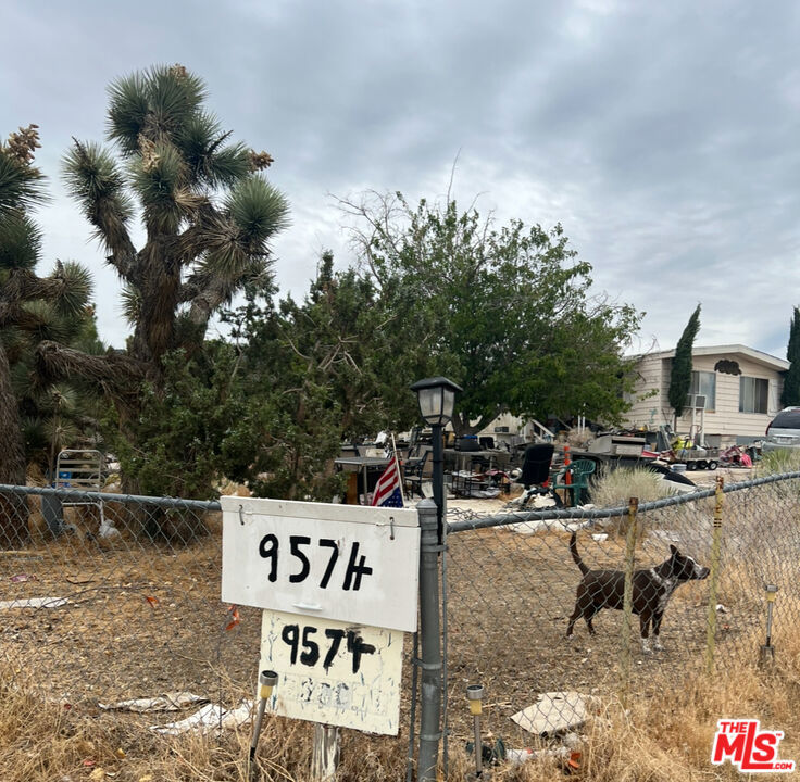 9574 Via Verde Avenue