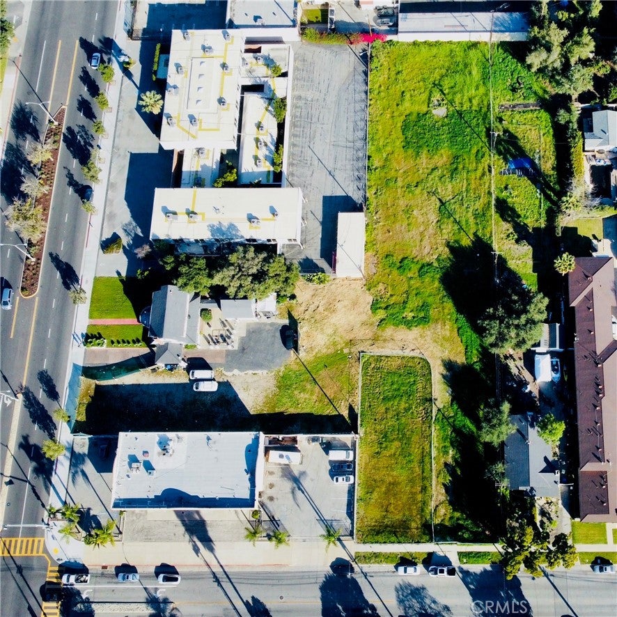 518 E Foothill