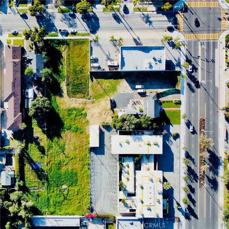 518 E Foothill