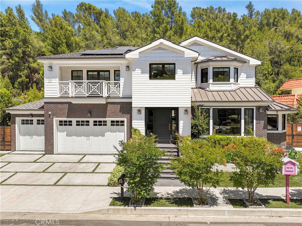 Photo of 2520 La Condesa Drive, Los Angeles, CA 90049 (MLS # PV25256131)