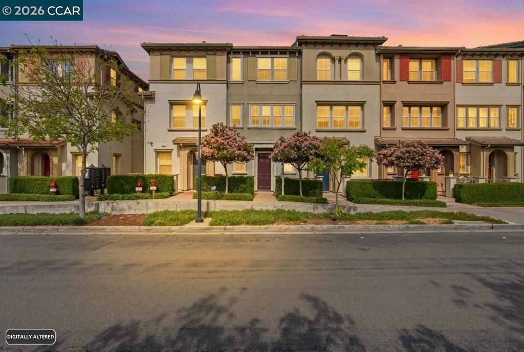 Photo of 252 Sullivan Way Way, Hayward, CA 94541 (MLS # 41128318)