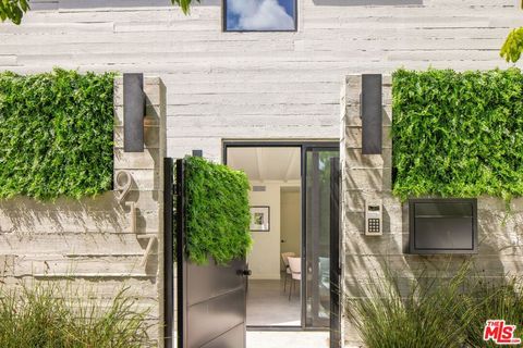 Photo of 917 Hilldale Avenue, West Hollywood, CA 90069 (MLS # 26698405)