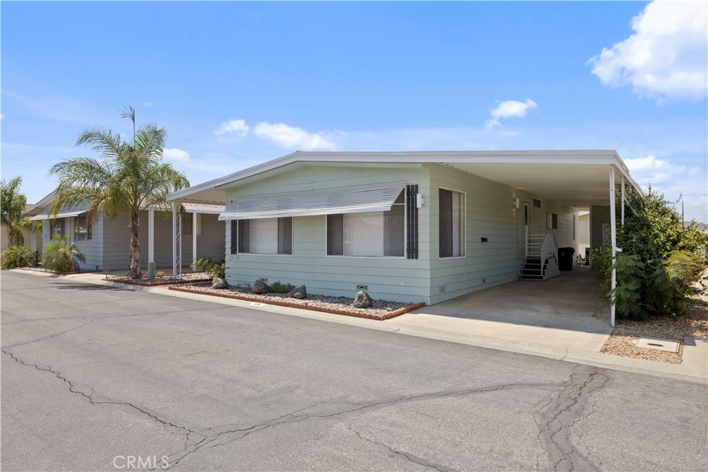 1300 W Menlo Avenue 126