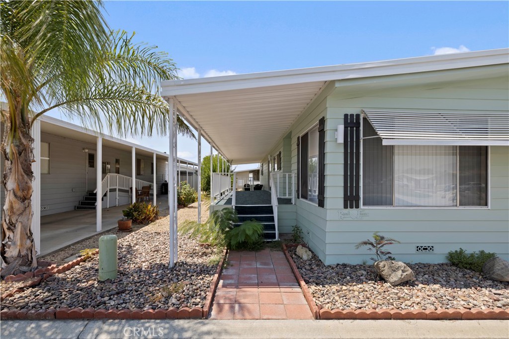 1300 W Menlo Avenue 126