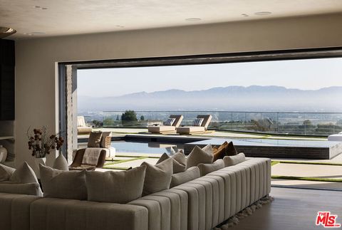 16401 Mulholland Drive Los Angeles CA 90049