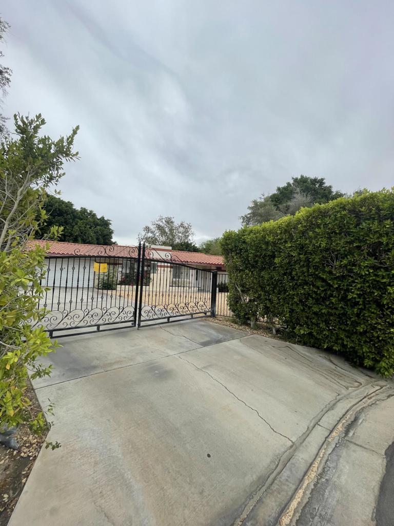 UNFURNISHED VERY PRIVATE Single family PET FRIENDLY home in the heart of most desirable Tamarisk area one of the best and more upscale neighborhoods in Rancho Mirage. Located on a quite cul-de-sac close to many shops, restaurants, schools and more. Three (3) bedrooms two (2)baths 1600 SQFT bright with Saltillo style tile throughout. HUGE 1/3 ACRE lot 2 car garage with plenty of parking including RV PARKING . (Beautiful pool redone a few years ago) and low maintenance landscaping. Rent purposely set competitively for this neighborhood to find a qualified tenant.