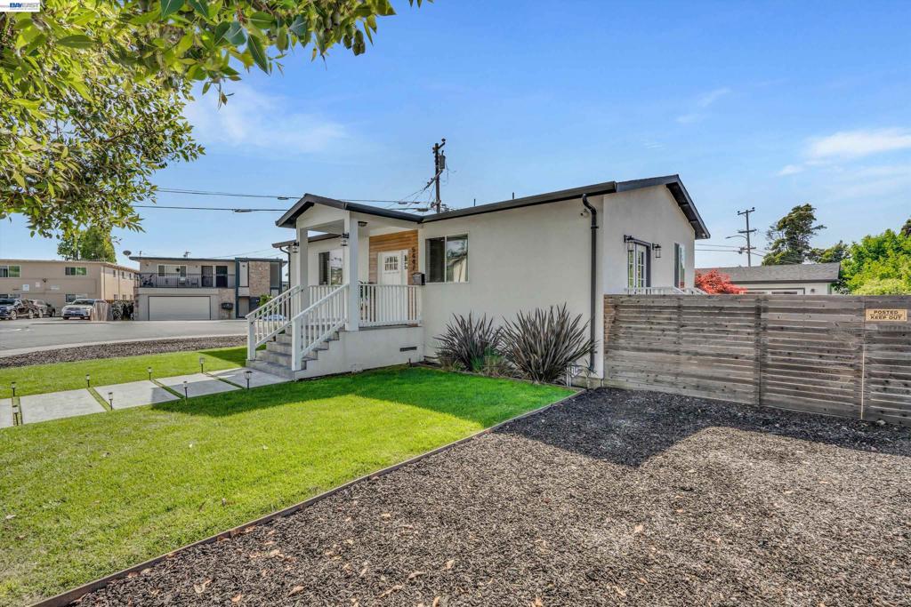 5447 Shasta Ave