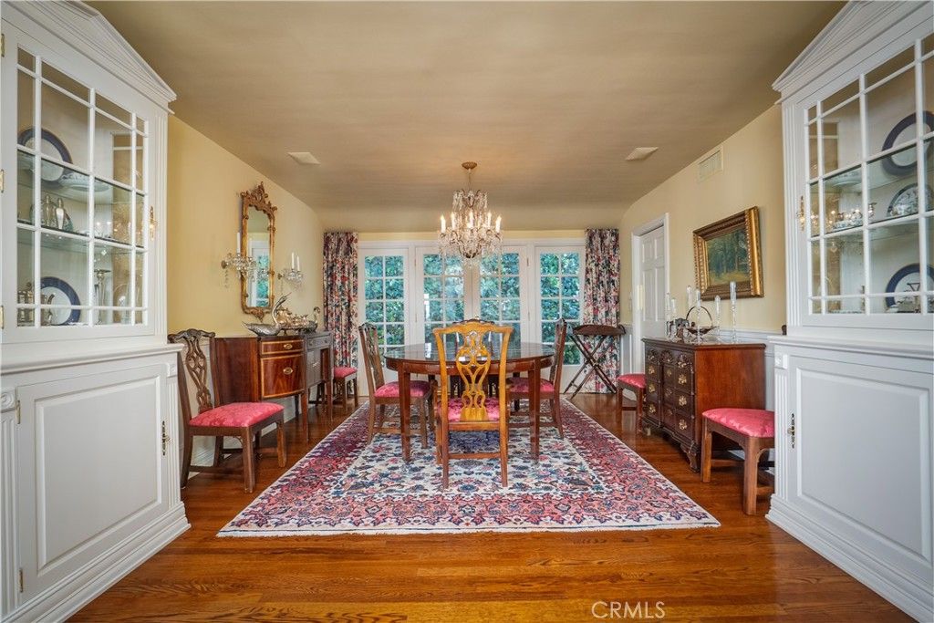 Photo of 17420 Rancho St, Encino, CA 91316 (MLS # SR26071923)