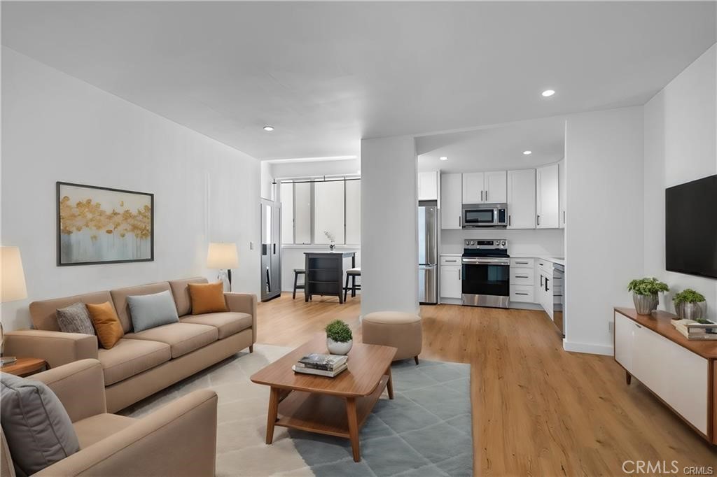 7250 Franklin Avenue 406