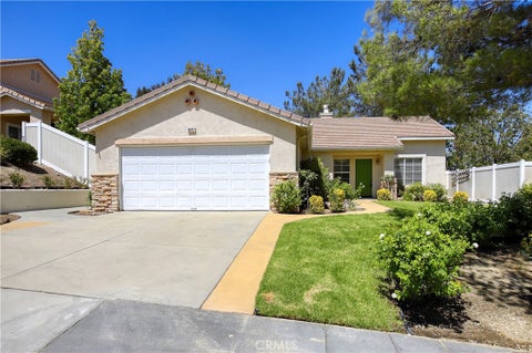 Photo of 19707 Skyview Court, Canyon Country, CA 91351 (MLS # SR26192737)