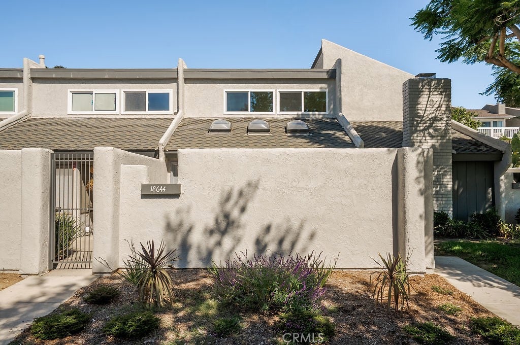 18644 Applewood
