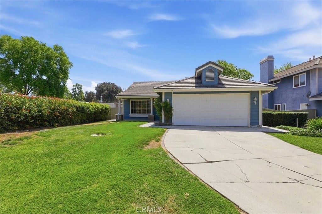 Photo of 1742 Cambridge Circle, Redlands, CA 92374 (MLS # IV26078401)