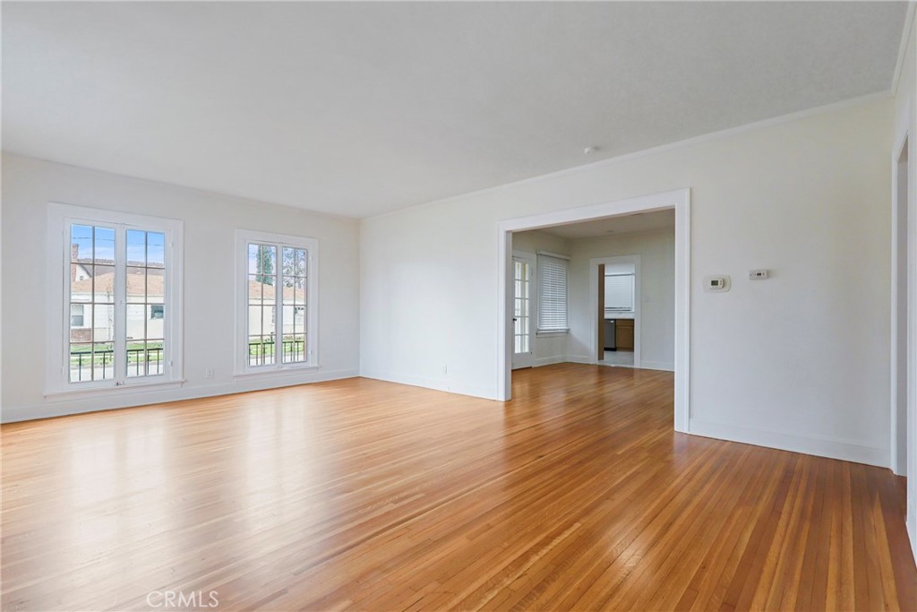 128 E Adams