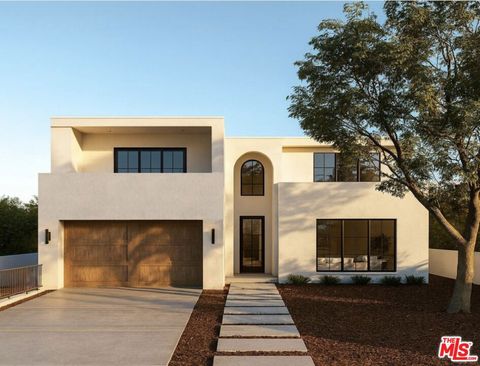 Photo of 11912 Charnock Road, Los Angeles, CA 90066 (MLS # 26644289)