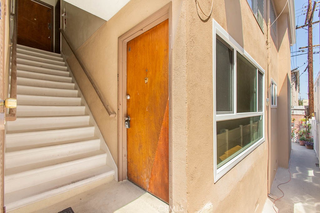 Properties 4 930 N Stanley Avenue 4