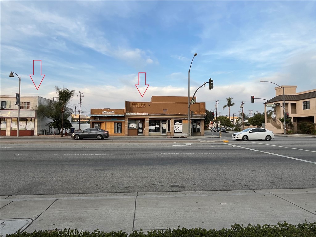 Commercial and Residence mix zone on Whittier Blvd Montebello, Built year is 1948 and total property is 7044 Sf, total Lot is 17,080 Sf.(APN: 6344-023-010 + 6344-023-011 + 6344-023-012)
Seller plans to reimburse the buyer $200,000 if the buyer plans to build a new building. Similarly, Seller will reimburse the buyer $100,000 if the buyer plans to renovate the property.
If you are interested, we will provide you with the City of Montebello zoning that applies to this lot. We will support those who make good use of this location.