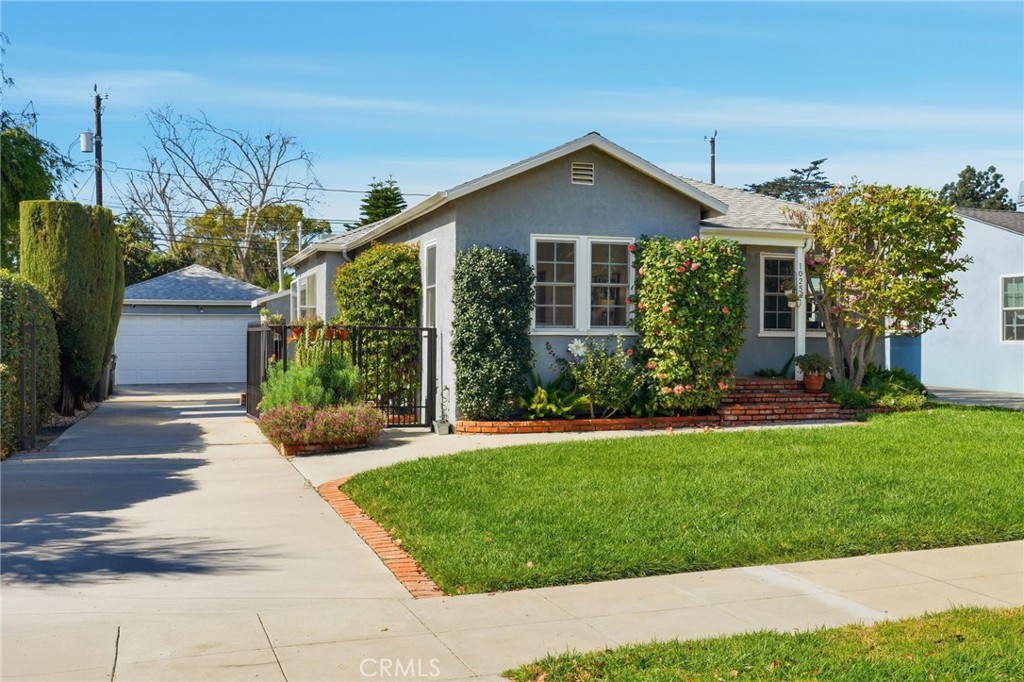 1025 N Screenland Drive