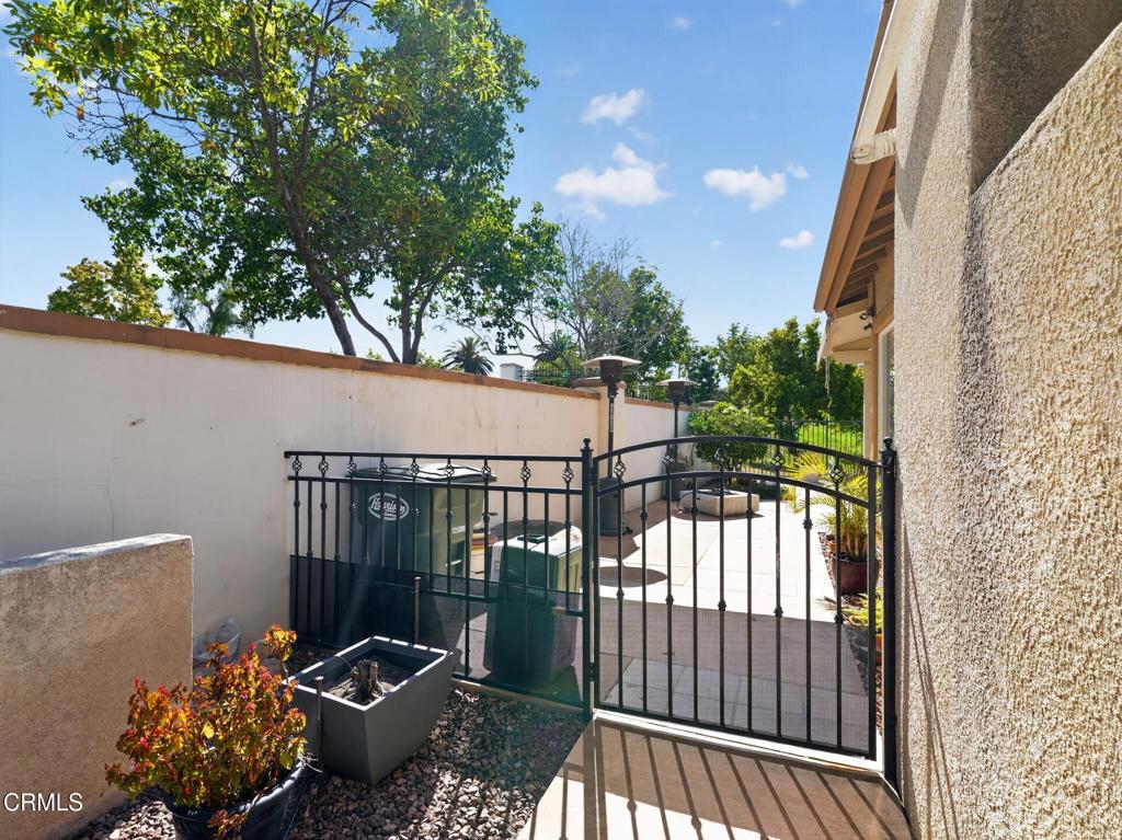 2886 Golf Villa Way