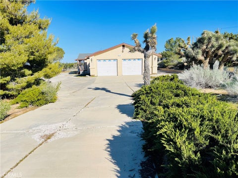 Photo of 9425 Mountain Road, Pinon Hills, CA 92372 (MLS # PW26055168)