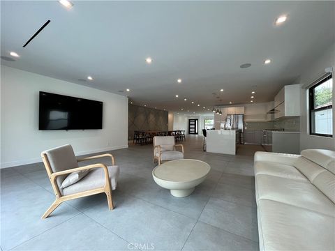 Photo of 5735 Saloma AVE, Van Nuys, CA 91411 (MLS # SR26116783)