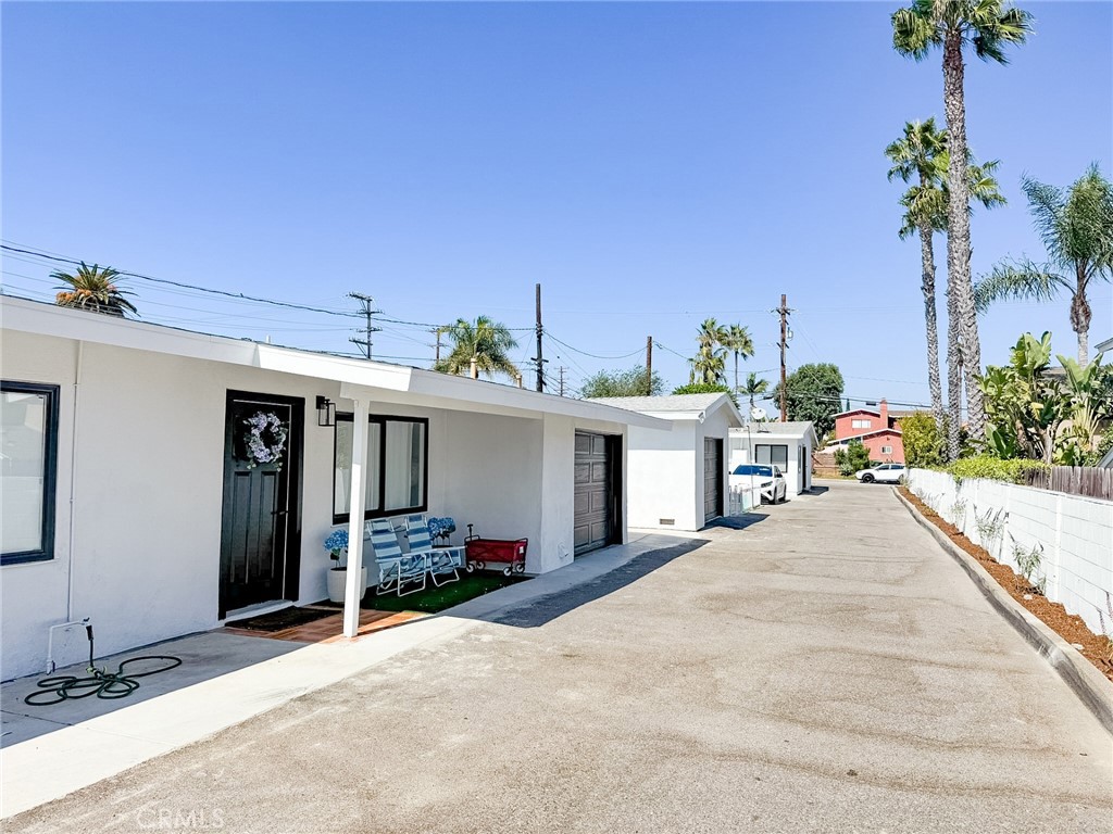 2422 Santa Ana Ave