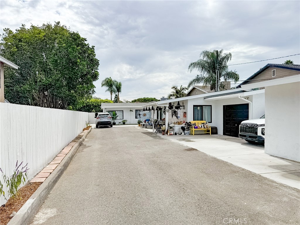 2422 Santa Ana Ave