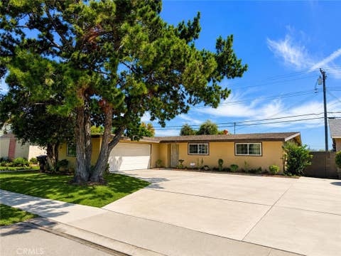 Photo of 13342 Greentree AVE, Garden Grove, CA 92840 (MLS # PW26182979)