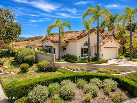 Photo of 590 Innwood Road, Simi Valley, CA 93065 (MLS # 226004153)