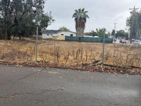 Photo of 347 W Los Angeles Drive DR, Vista, CA 92083 (MLS # 260024673SD)
