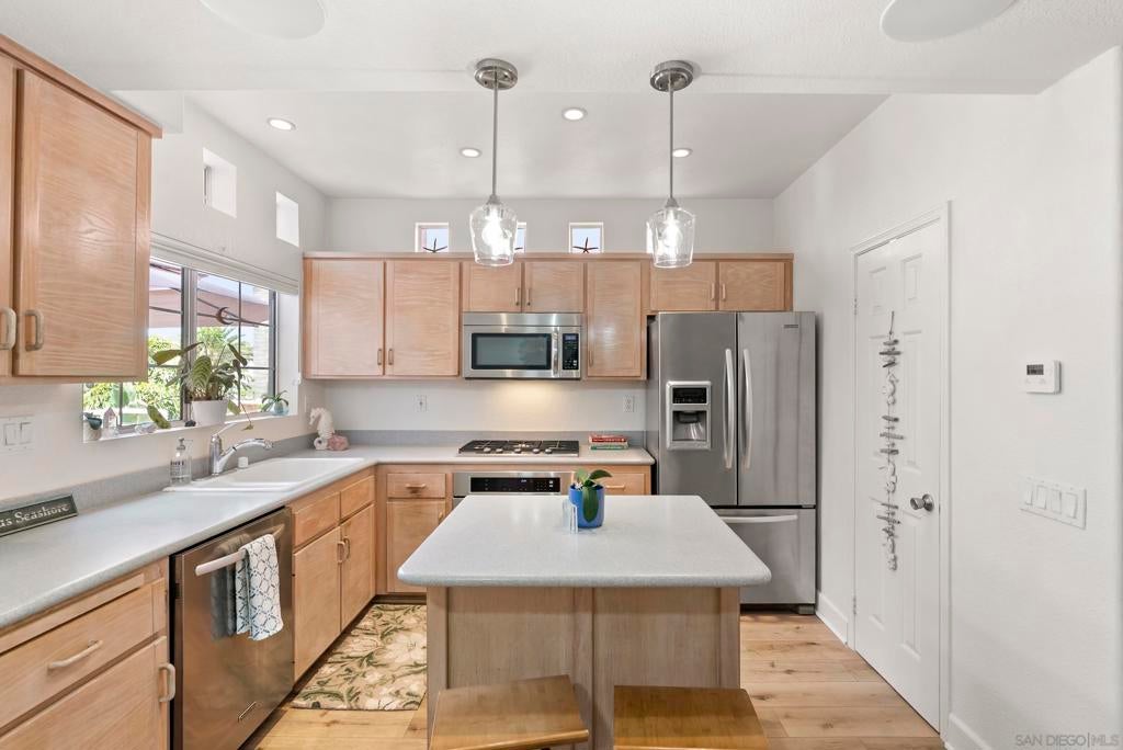 221 Donax Ave 4